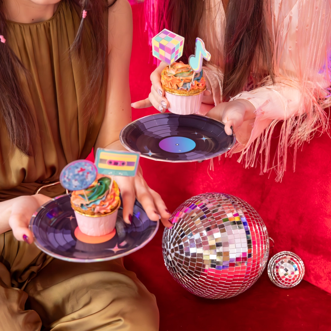 Farfurii de hârtie Retro Disco 18 cm | Set 6 buc.